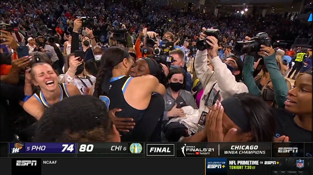 Chicago celebrates Sky's first WNBA championship title