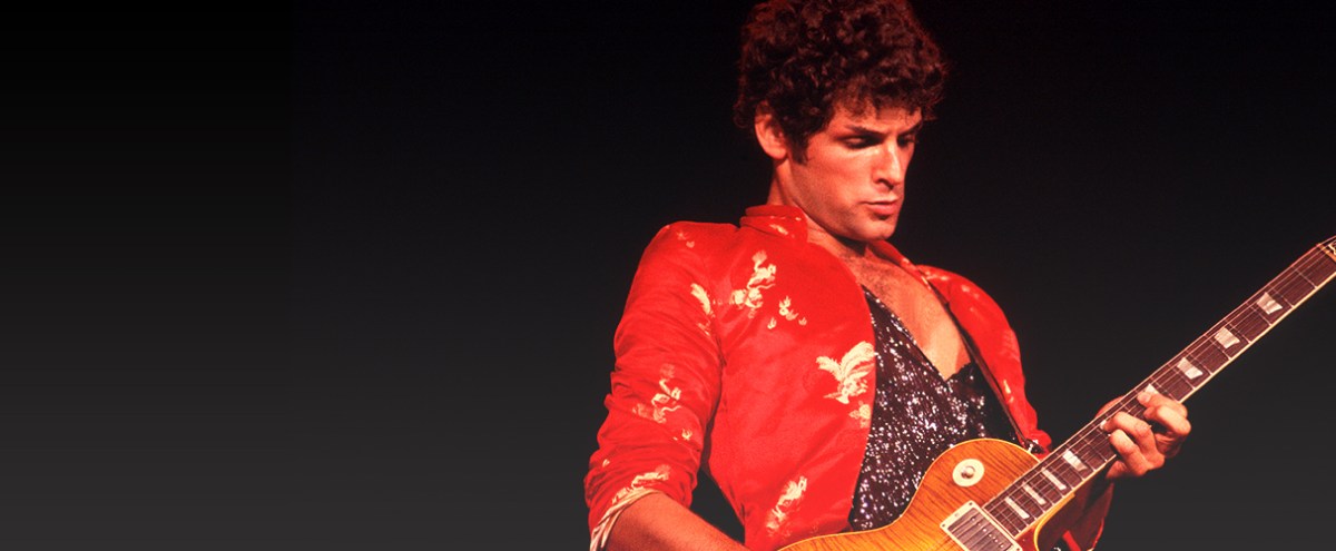 Lindsey Buckingham Reviews His Albums With And Without Fleetwood Mac