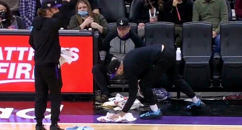 JazzKings Got Delayed After A Drunk Fan Puked On The Court