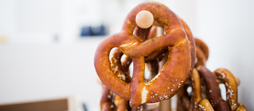 Matthew Stafford's wife threw a pretzel at 49ers fan on Monday night