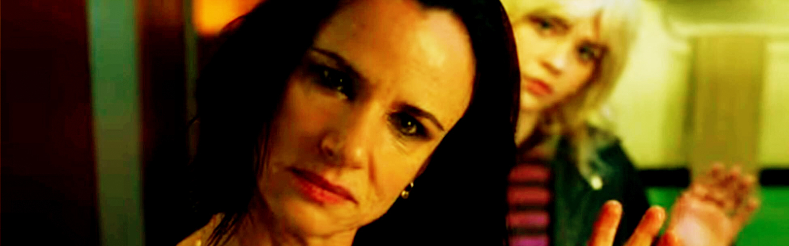 Juliette-Lewis-Sophie-Thatcher-Yellowjackets