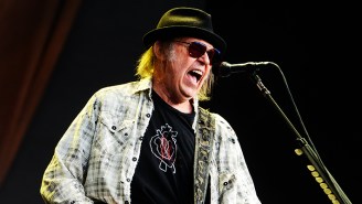 Neil Young Has Threatened To Leave Spotify Because They Allow Joe Rogan To Spread Vaccine Misinformation: ‘They Can Have Rogan Or Young’