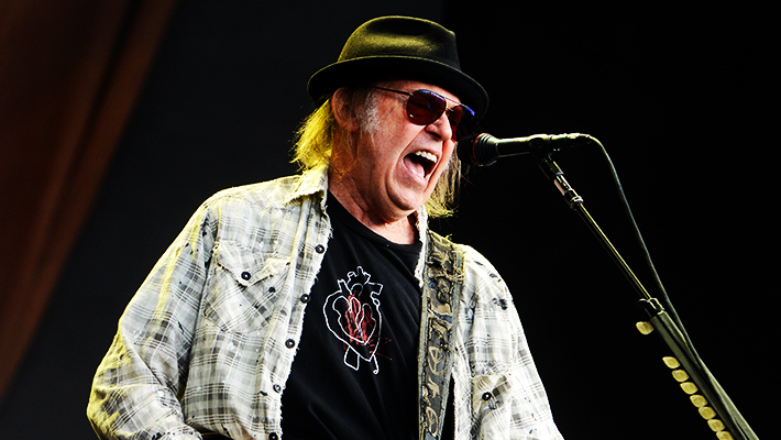 Neil Young et Crazy Horse annoncent un “record du monde”, un nouvel album