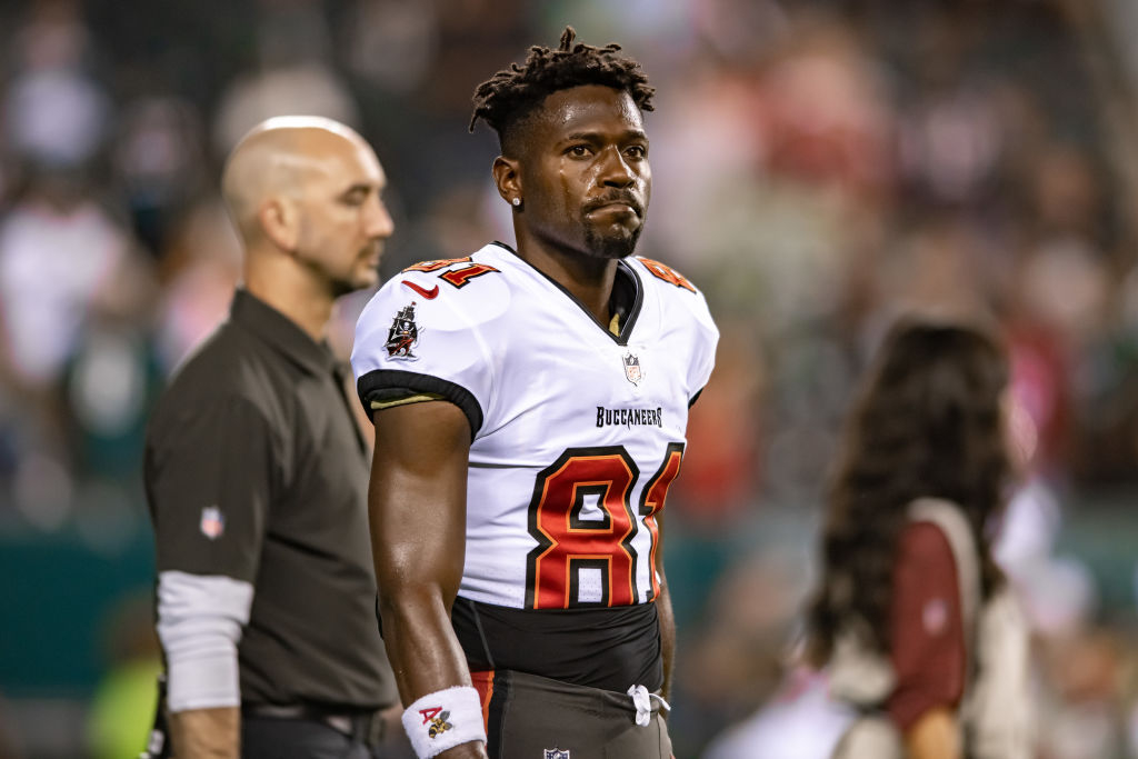 Antonio Brown Bails On Bucs-Jets