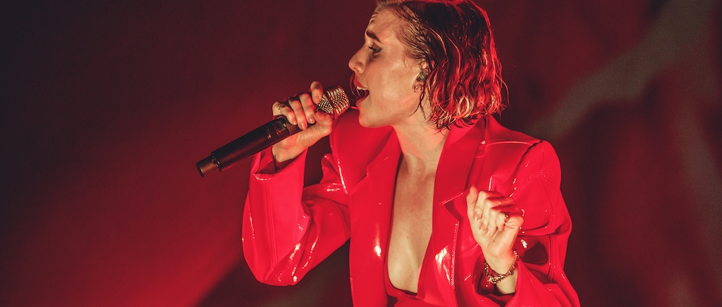 Lykke Li Performing