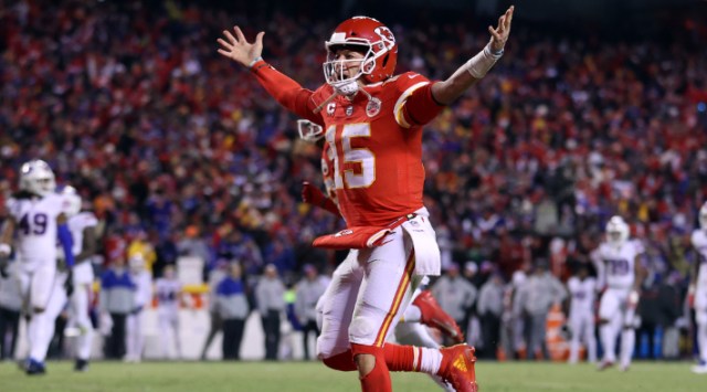 Tyreek Hill, Chiefs too Much For Buffalo Bills in AFC Championship - A to Z  Sports