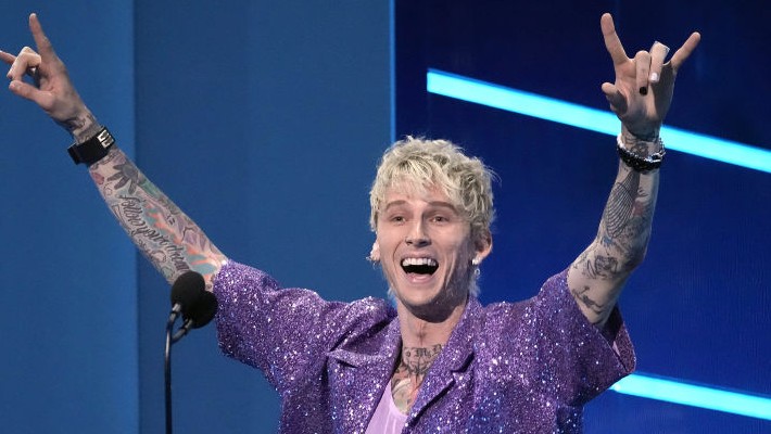 Machine Gun Kelly Looked Thrilled To Present Grammy Nominees