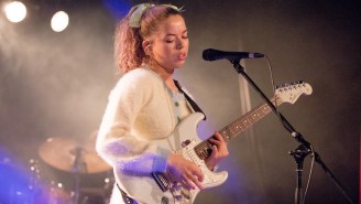 Nilüfer Yanya Brings Songs From ‘Painless’ To An Intimate Live Session On A French Radio Station
