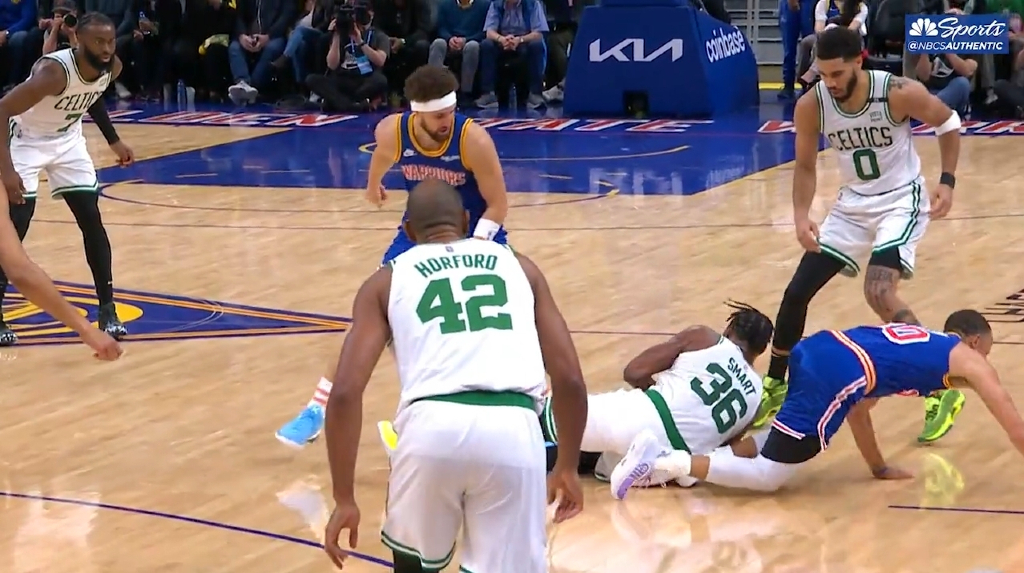 Steph Curry Suffers Foot Injury After Marcus Smart Dive