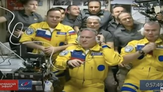 Russia Swears Their Astronauts At The International Space Station Weren’t Wearing Pro-Ukraine Colors