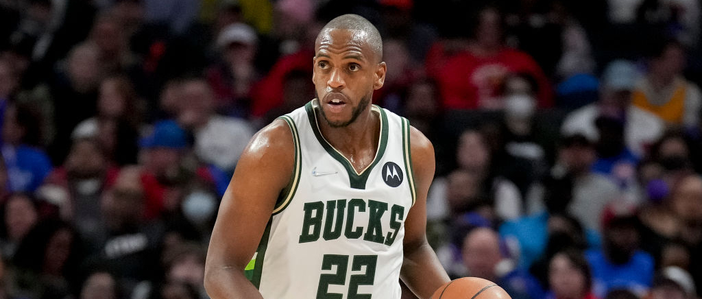 Khris Middleton Reportedly Had Wrist Surgery That Could Sideline Him Into The Regular Season