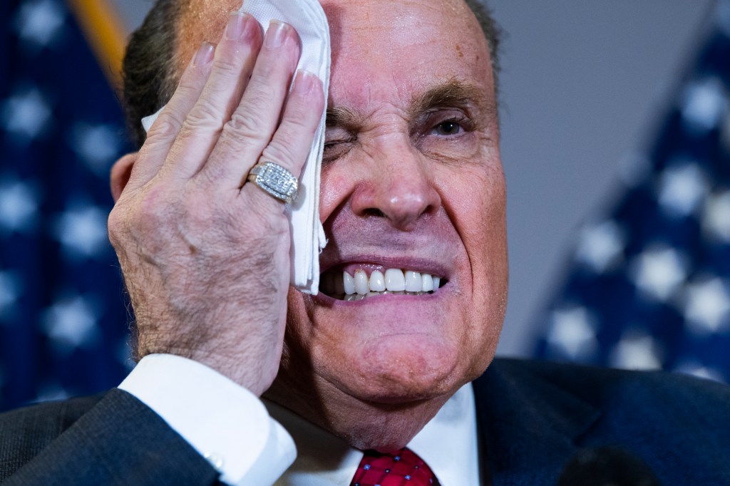 Le procès en diffamation de Rudy Giuliani pourrait être « financièrement ruineux »