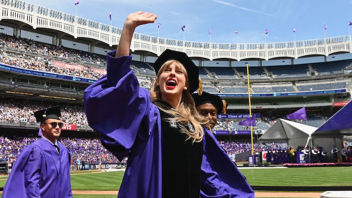 Taylor Swift Gives A Commencement Speech At NYU's Graduation