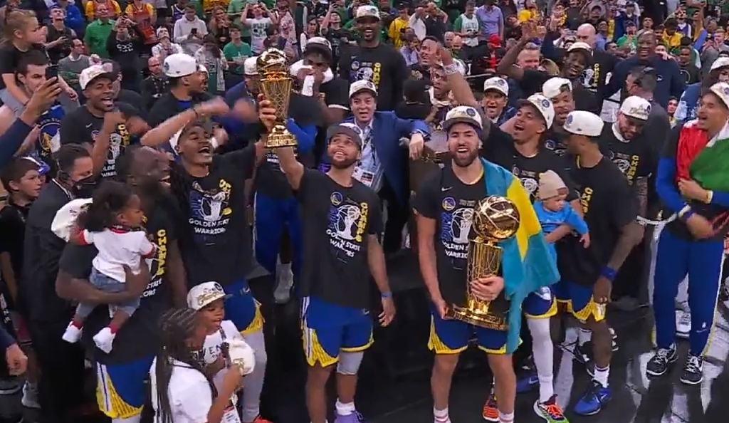 Warriors' Stephen Curry Wins 2022 NBA Finals MVP After Capturing