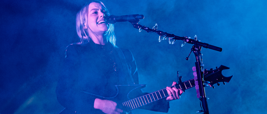 Phoebe Bridgers Joins Clairo On Stage For 'Bags'