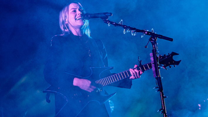 Phoebe Bridgers Joins Clairo On Stage For 'Bags'