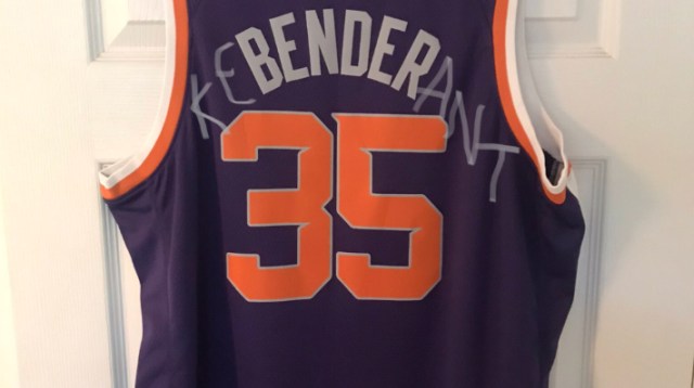 Fan finds way to customize a new Kevin Durant Suns jersey