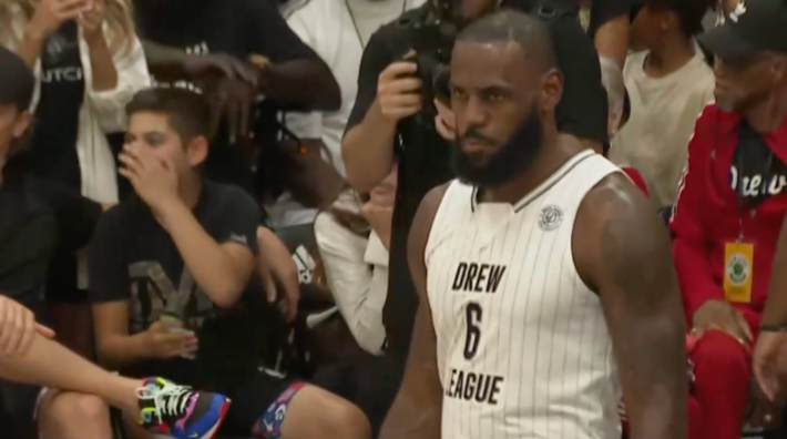 LeBron James drops in on Drew League, invigorating L.A. basketball