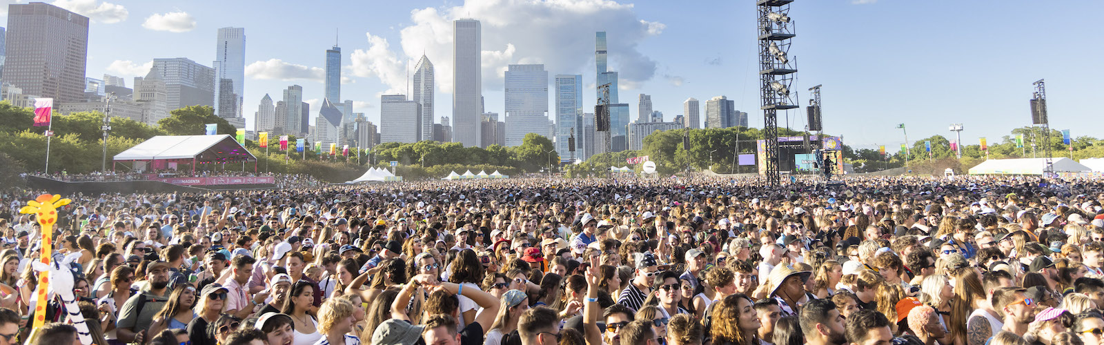 Lollapalooza festival crowd 2022