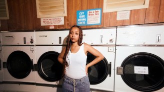 PinkPantheress Sings In A Laundromat For Her New ‘Picture In My Mind’ Video