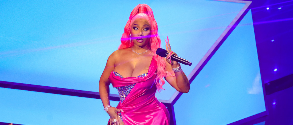 nicki minaj host vmas