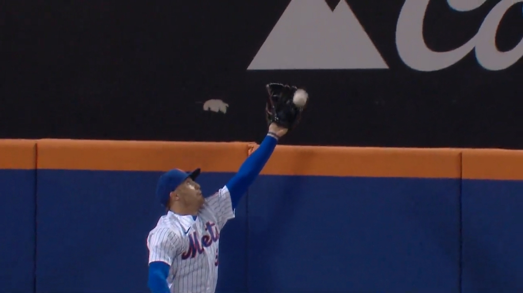 Brandon Nimmo robs Justin Turner for catch of the year: Twitter reacts