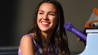 Olivia Rodrigo Will Induct Alanis Morissette Into The Canadian Songwriters Hall Of Fame