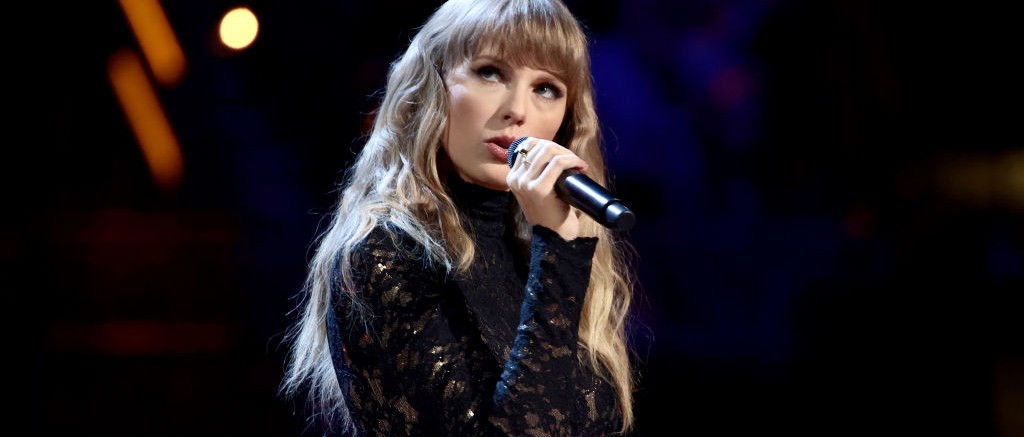 taylor swift rock and roll hall of fame 2021