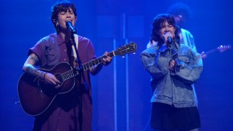 Tegan And Sara Discuss ‘High School’ With Seth Meyers And Perform Their Song ‘Yellow’