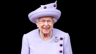 Queen Elizabeth II Turned Down A Performance From Paul McCartney To Stay Home And Watch ‘Twin Peaks’