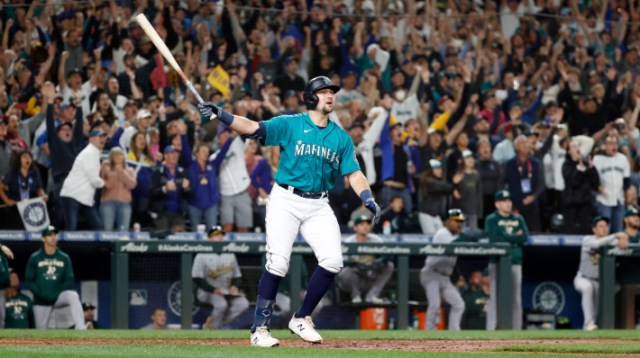Mariners Fans Experience 'Pile of Emotions' After 21-Year Playoff Drought  Ends