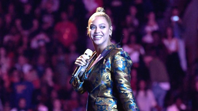 640px x 360px - Beyonce Fans Are Losing It Over Lack Of 'Renaissance' Videos