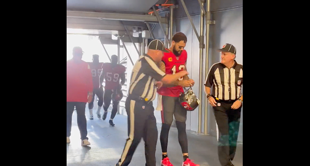 NFL refs in huge trouble after asking Mike Evans for autograph in