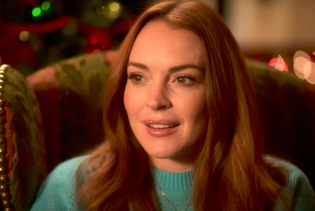 Lindsay Lohan In Netflix's 'Falling For Christmas' Trailer