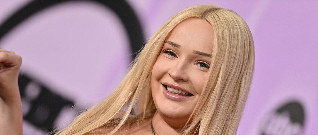 Kim Petras 2022 American Music Awards