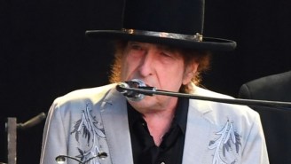 Bob Dylan Apologized For Allowing His Book To Be Printed With False Signatures: ‘I Want To Rectify It Immediately’