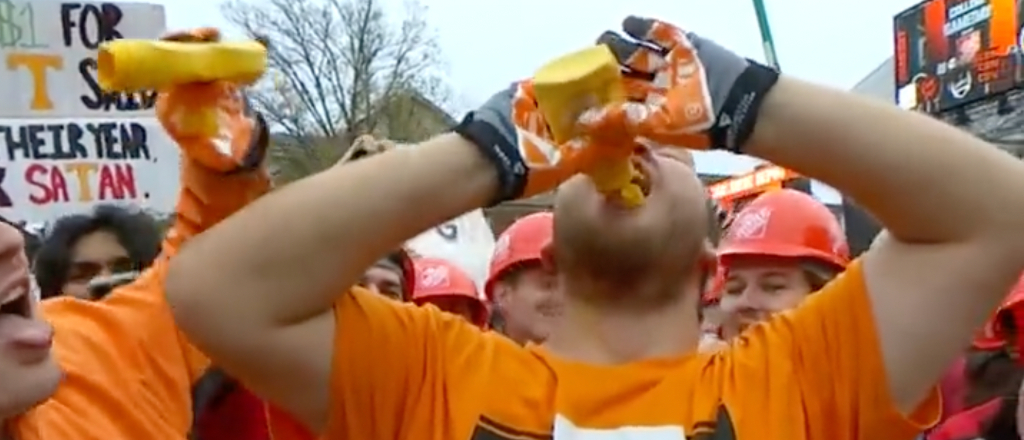 tennessee fan mustard college gameday