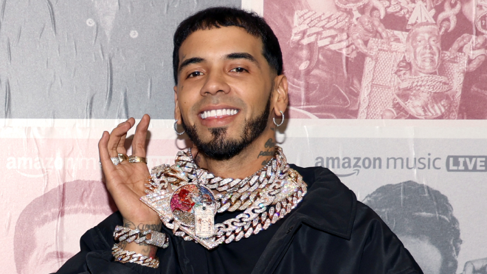 Anuel deals aa necklace