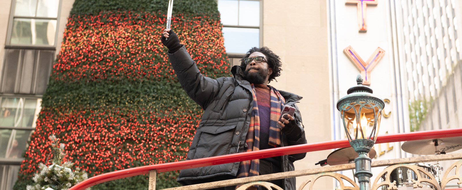 Questlove The Roots Christmas Macy's Thanksgiving Day Parade 2022