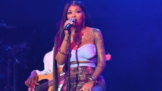 Summer Walker Asked Fans To Mind Their Business After They Criticized Her Requirements To Be Her Assistant