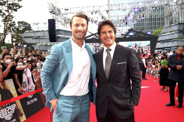 Glenn Powell Reveals Bizarre Advice Tom Cruise Gave Him For Top Gun