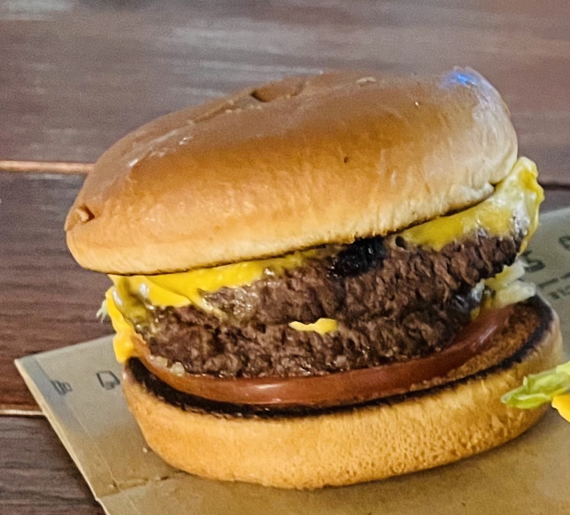 Feel hungry, and nothing can fill you? 😋 The double cheeseburger