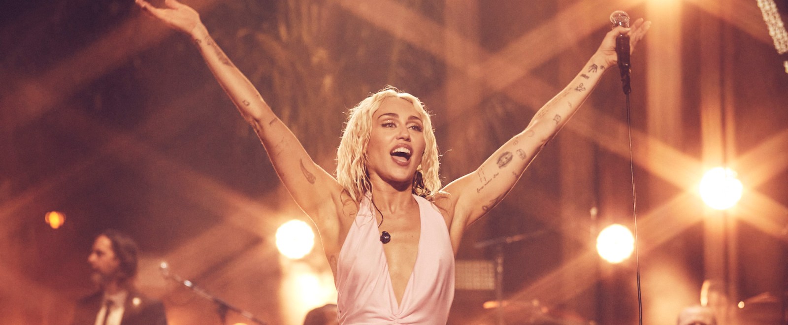 Miley Cyrus’ ‘Flowers’ Again Sits At No. 1 On The ‘Billboard’ Hot 100