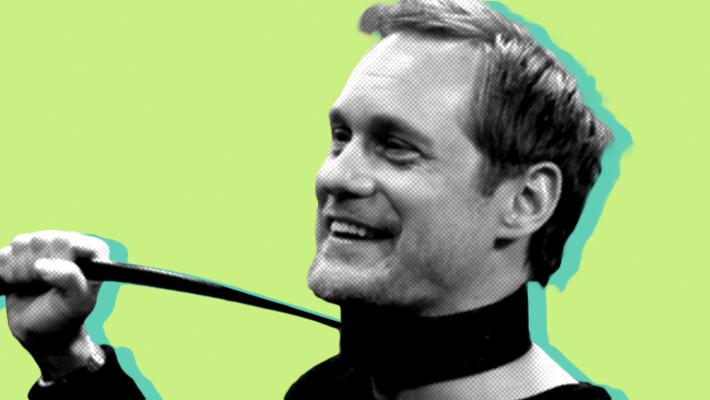 Alexander Skarsgård Is Hollywood&rsquo;s Tallest Silly Little Guy