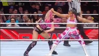 Bianca Belair And Alexa Bliss Recreated The ‘Scary Movie 3’ Fight Scene On Monday Night Raw