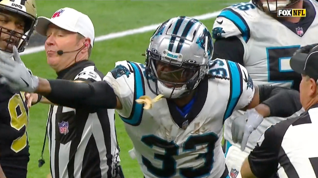 D'Onta Foreman, Marcus Davenport ejected after trading blows in Saints-Panthers  game