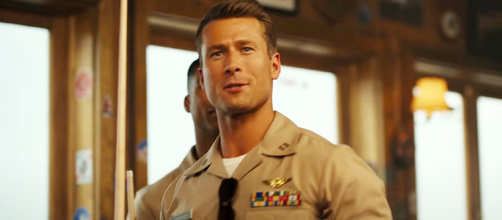 Glen Powell Top Gun Maverick