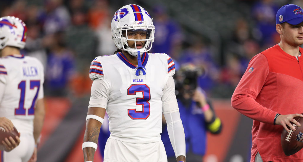 Buffalo Bills on X: Damar Hamlin FaceTimed into our team meeting