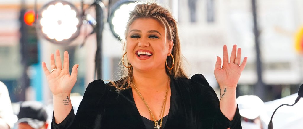 kelly-clarkson-unfortunately-likes-dicks-but-otherwise-she-d-be-all