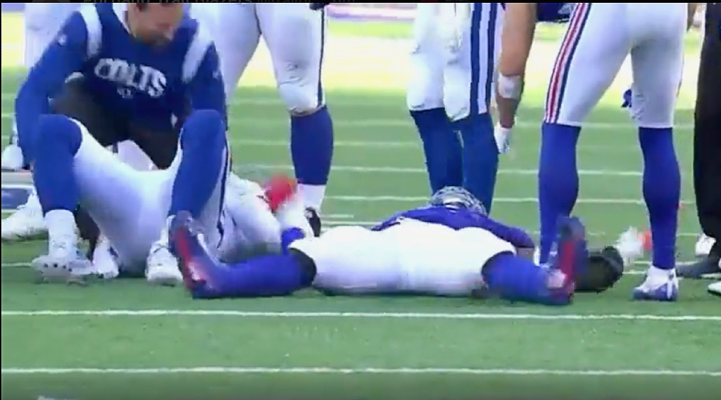 Kayvon Thibodeaux Did Snow Angels Next To Injured Nick Foles